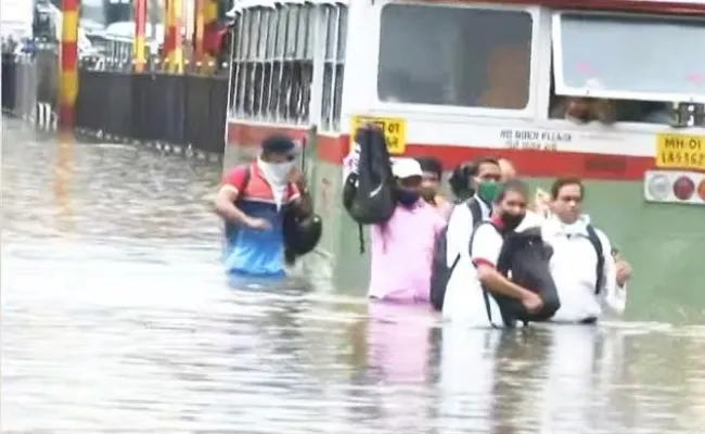 Two Mumbai Security Guards Stuck In Flooded Lift, Die